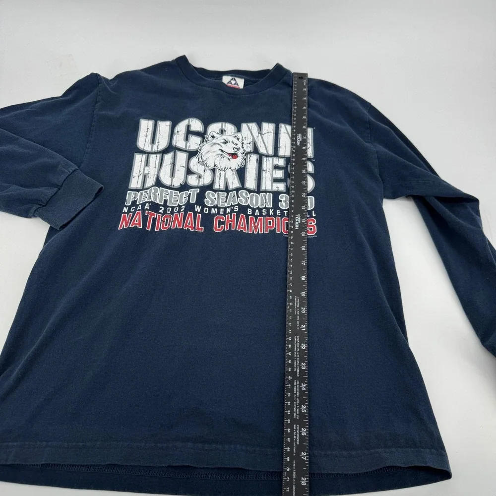 Vintage UConn Huskies 2002 National Champions Long Sleeve Shirt Navy Mens Large